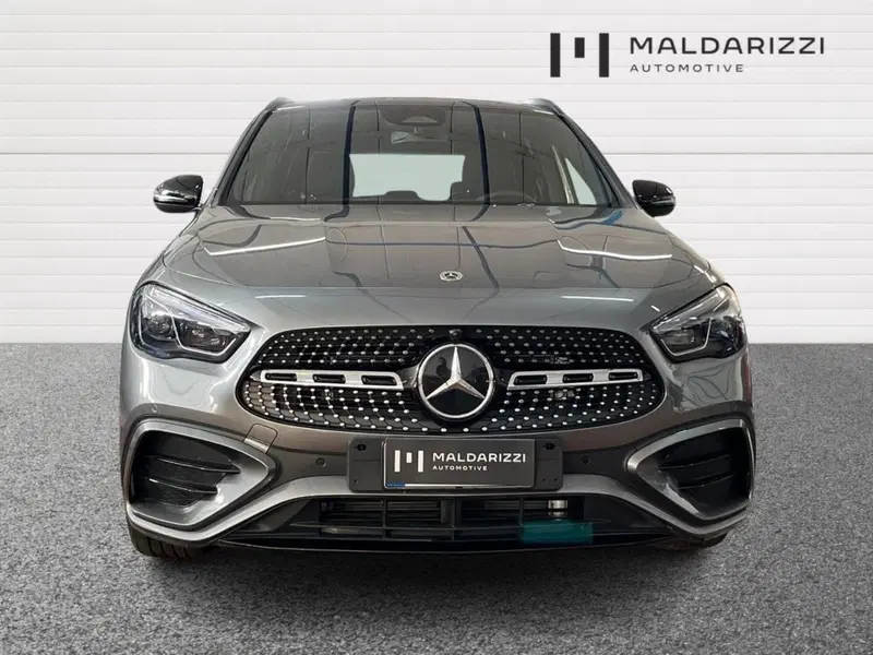 Mercedes-Benz GLA SUV usata a Bari (2)