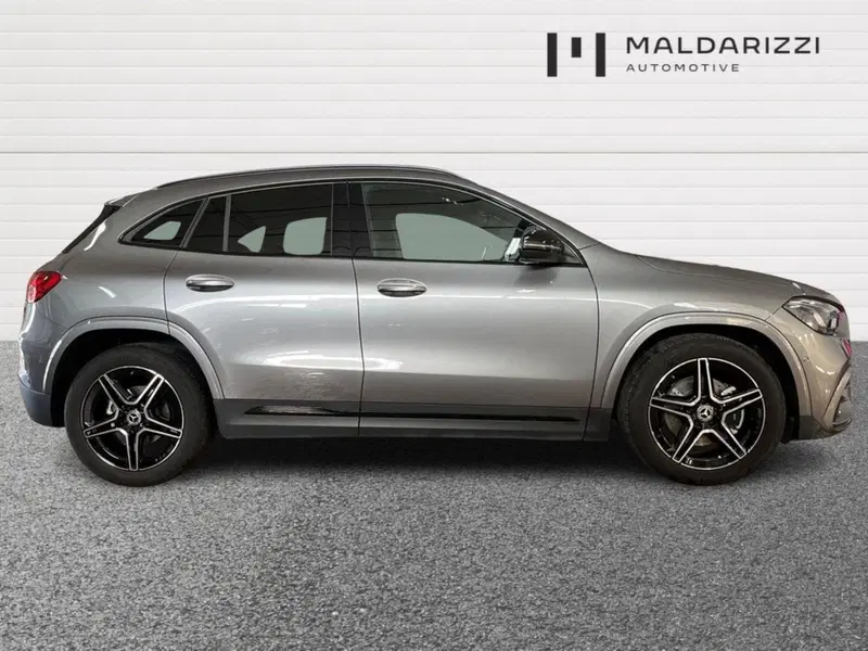 Mercedes-Benz GLA SUV usata a Bari (5)
