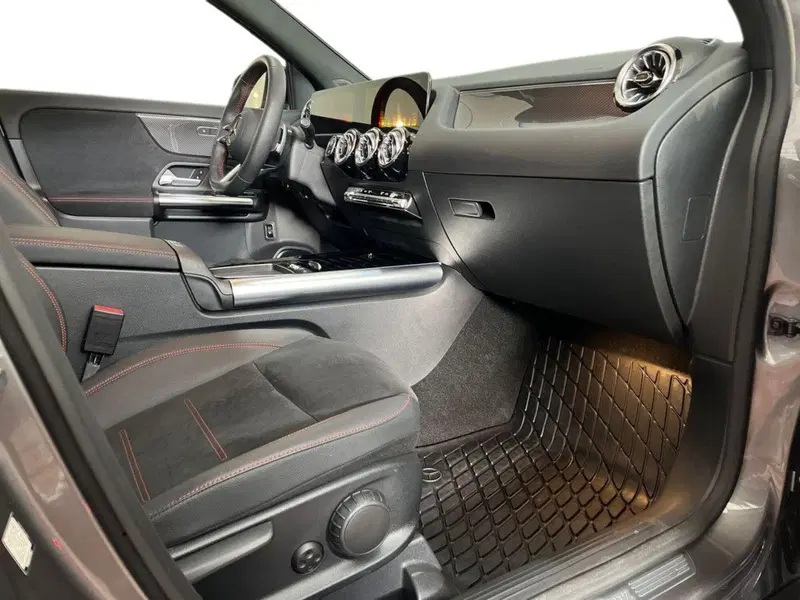 Mercedes-Benz GLA SUV usata a Bari (9)