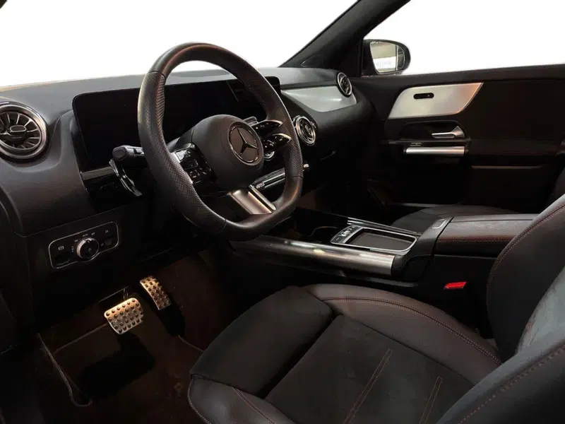 Mercedes-Benz GLA SUV usata a Bari (10)