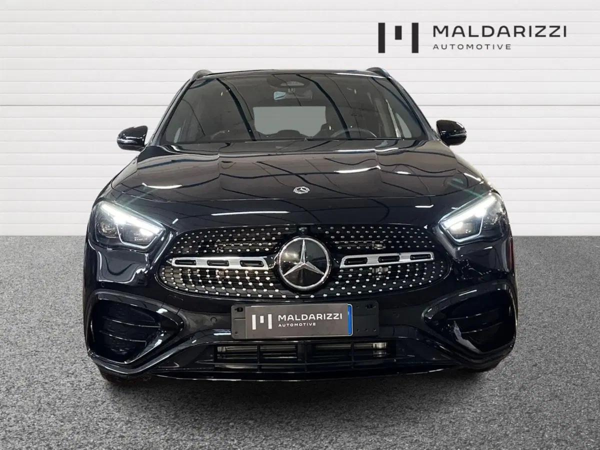 Mercedes-Benz GLA SUV usata a Bari (2)