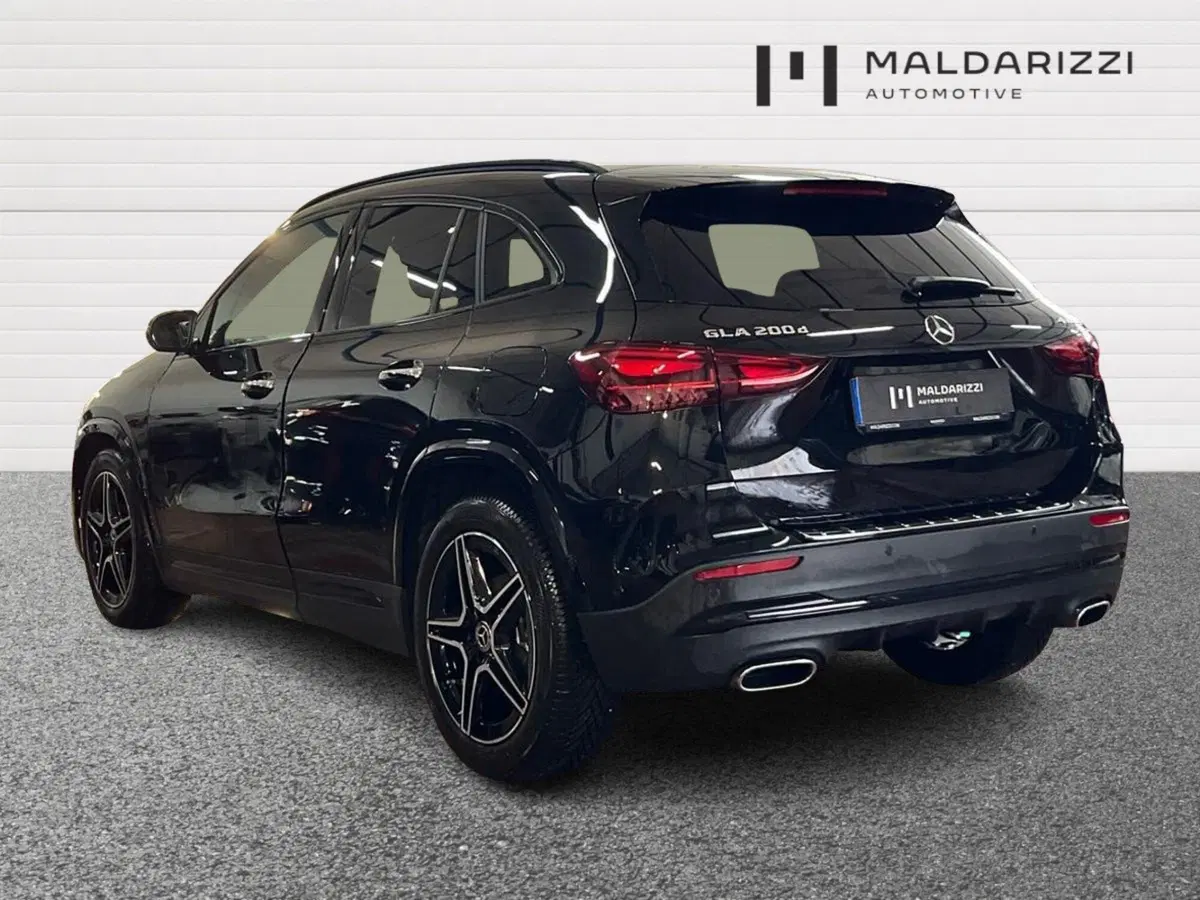 Mercedes-Benz GLA SUV usata a Bari (4)