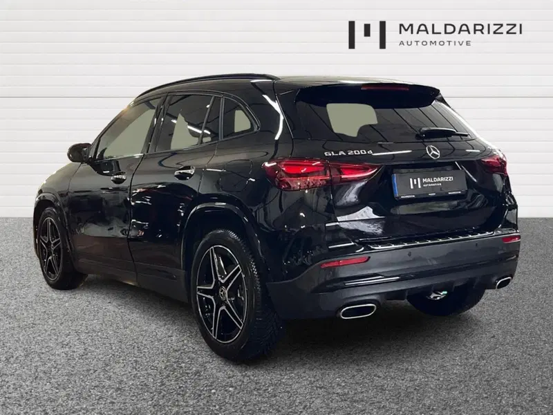 Mercedes-Benz GLA SUV usata a Bari (4)