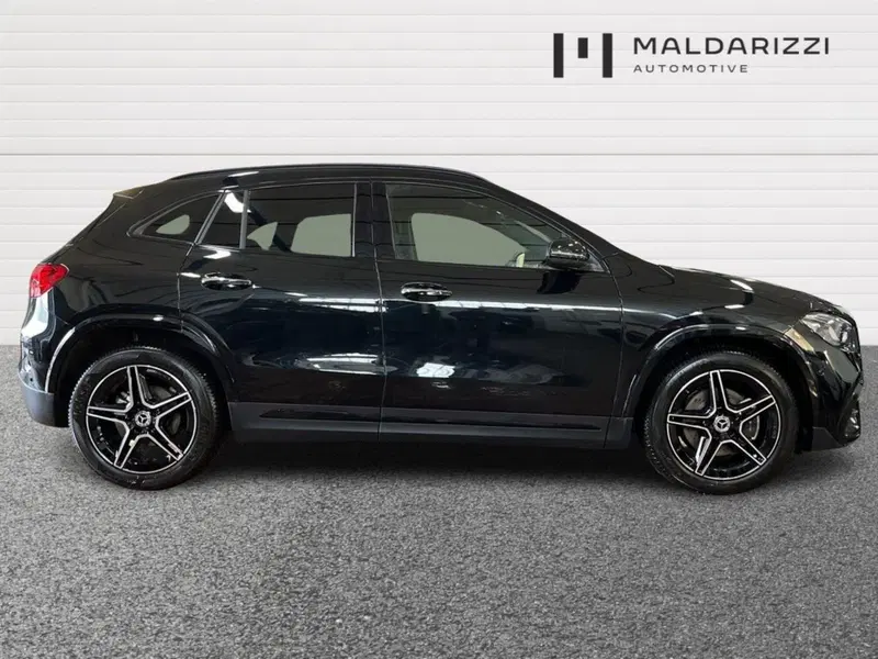 Mercedes-Benz GLA SUV usata a Bari (5)