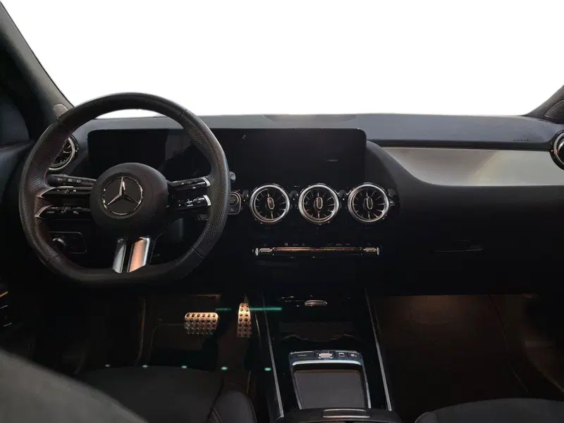Mercedes-Benz GLA SUV usata a Bari (8)