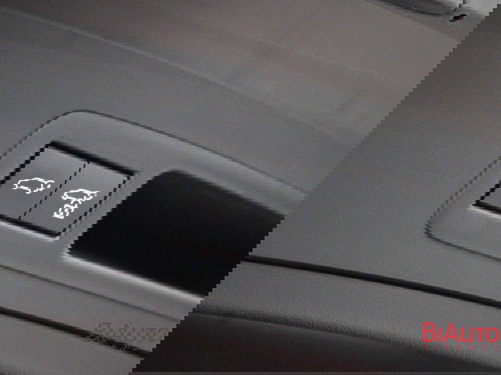 Lexus UX usata a Firenze (17)