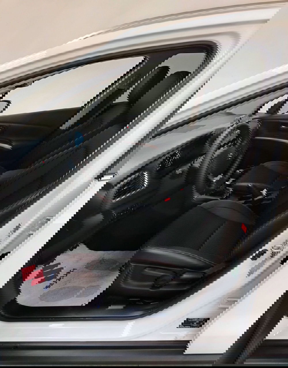 Suzuki S-Cross nuova a Rovigo (6)