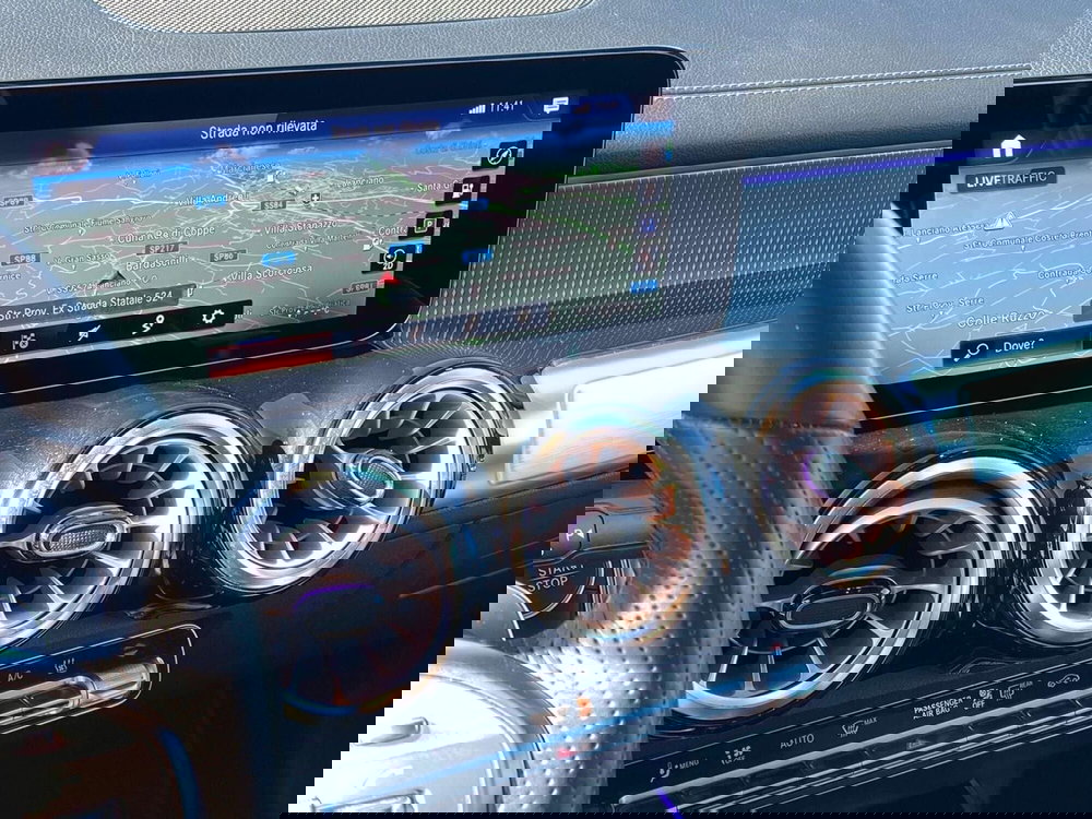 Mercedes-Benz EQB usata a Pescara (12)