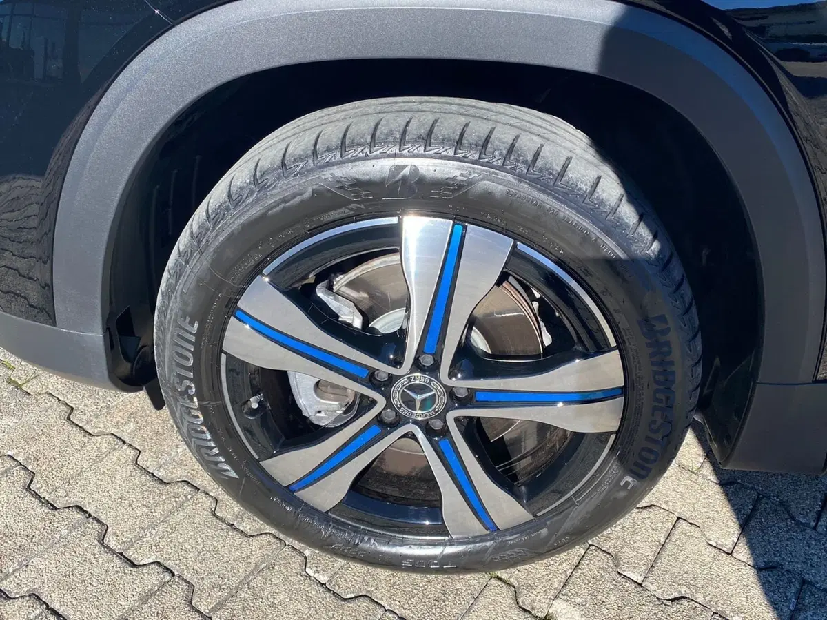 Mercedes-Benz EQB usata a Pescara (13)