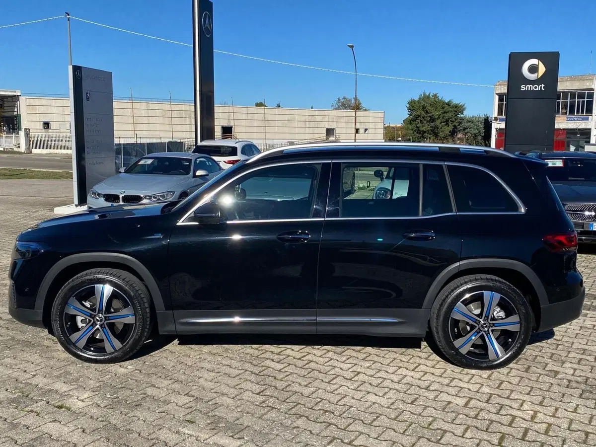 Mercedes-Benz EQB usata a Pescara (4)