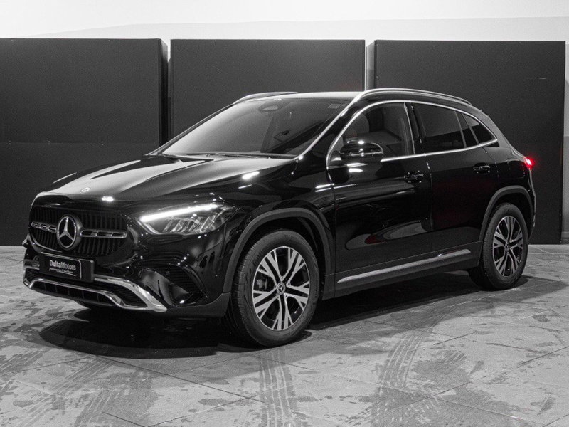 Mercedes-Benz GLA SUV nuova a Ancona
