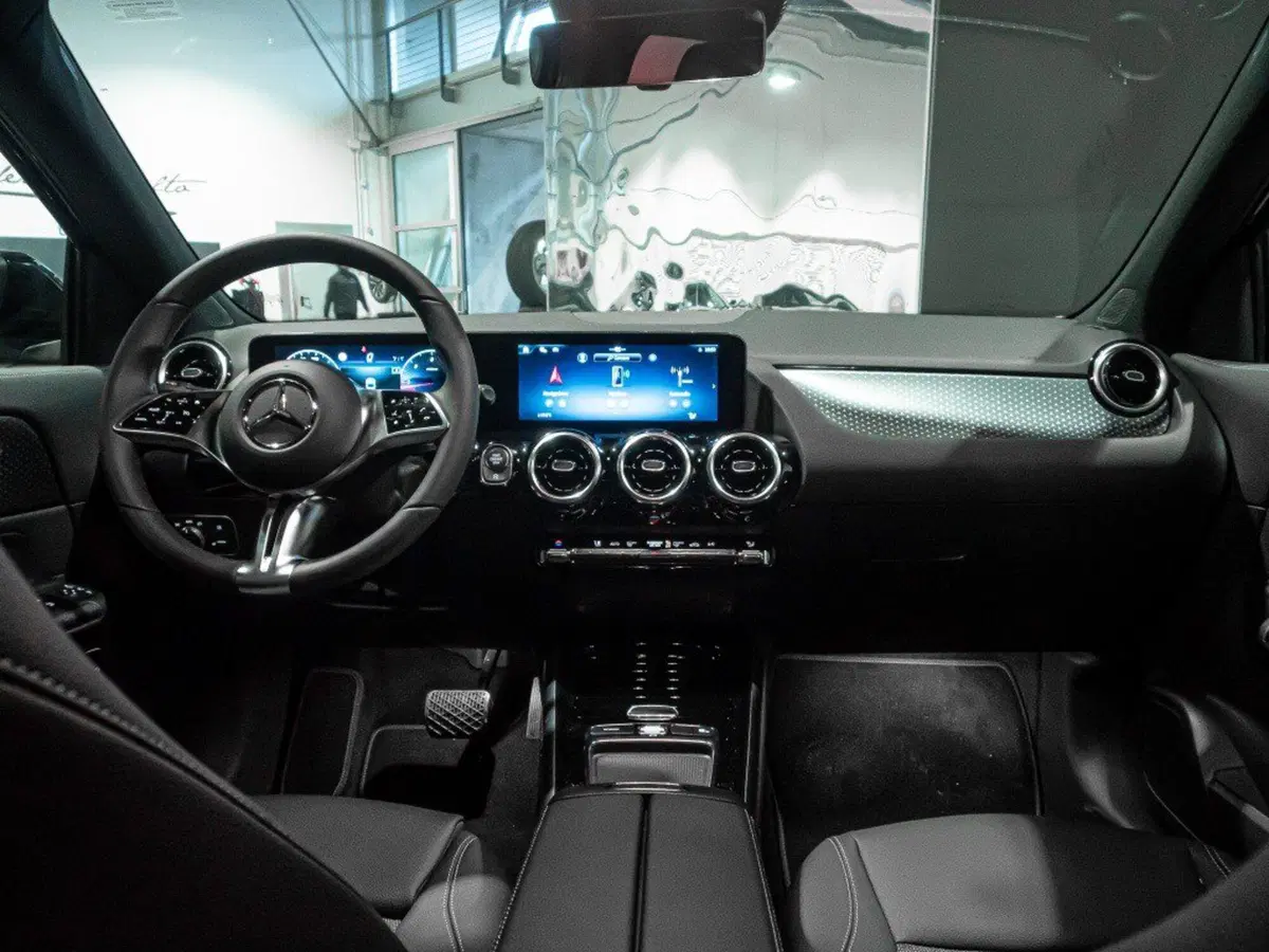 Mercedes-Benz GLA SUV nuova a Ancona (16)