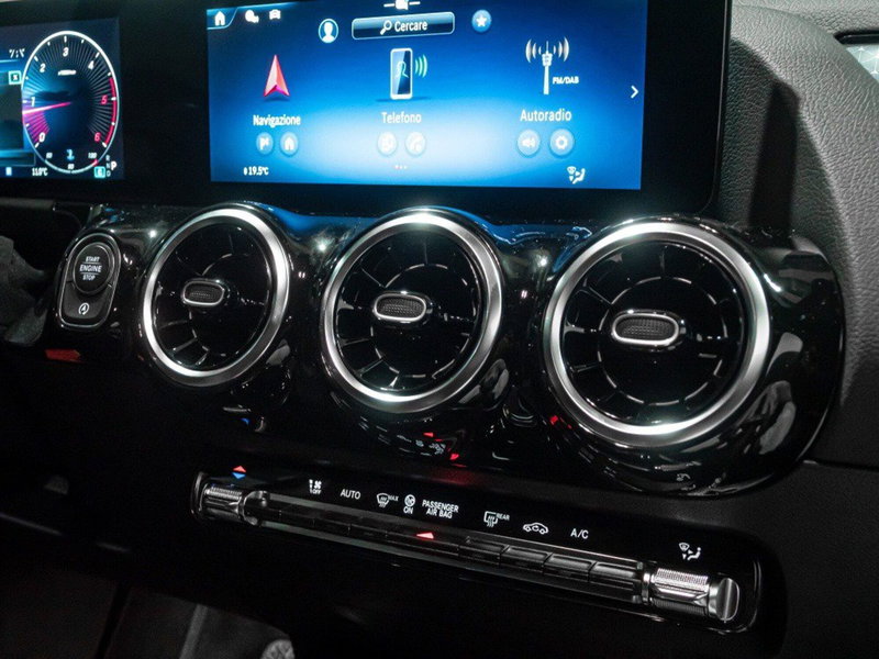 Mercedes-Benz GLA SUV nuova a Ancona (19)