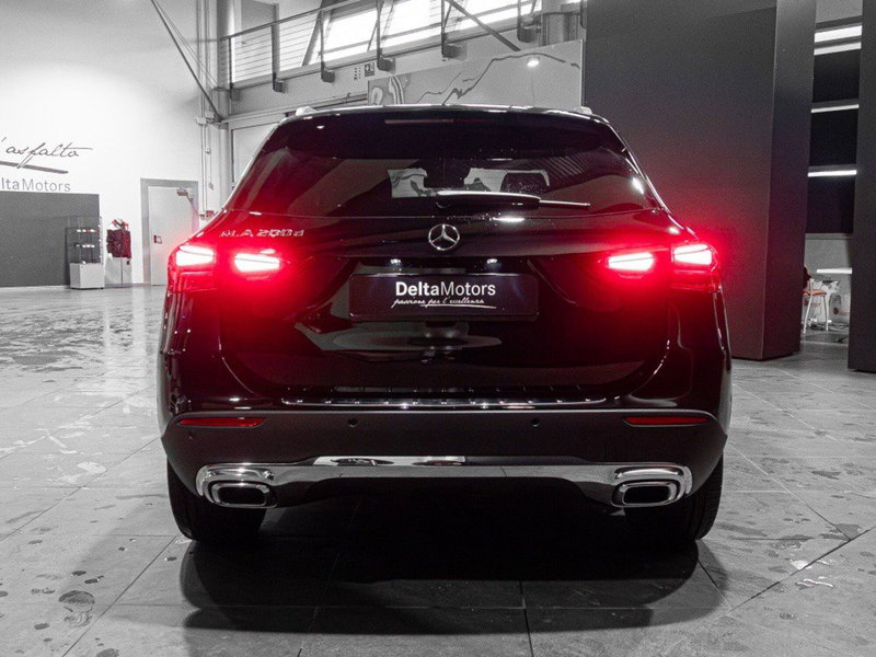 Mercedes-Benz GLA SUV nuova a Ancona (3)