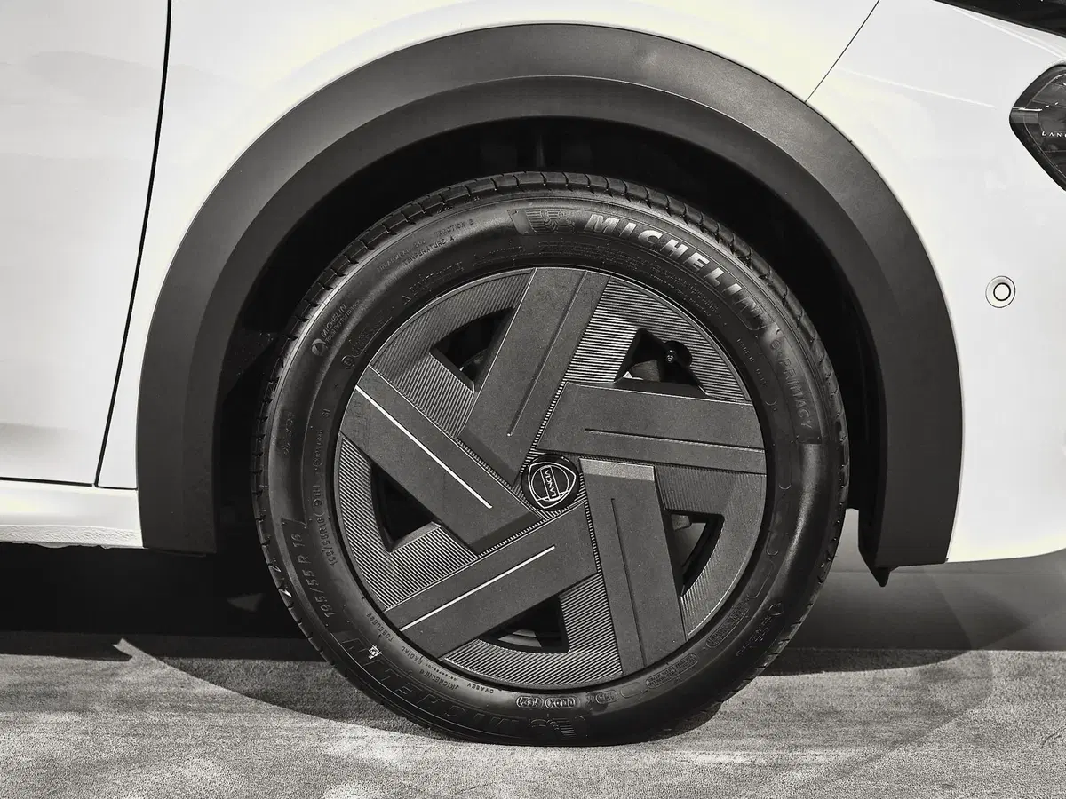 Lancia Ypsilon nuova a Prato (5)