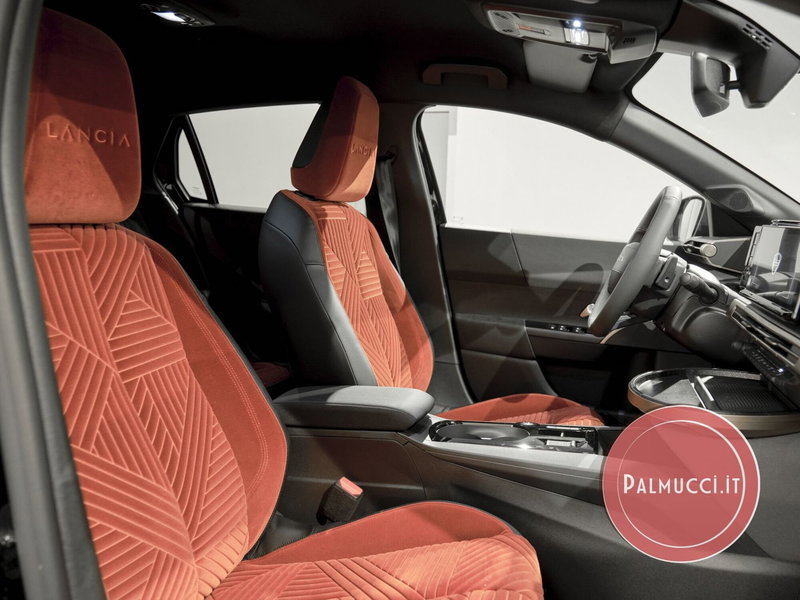 Lancia Ypsilon nuova a Prato (8)