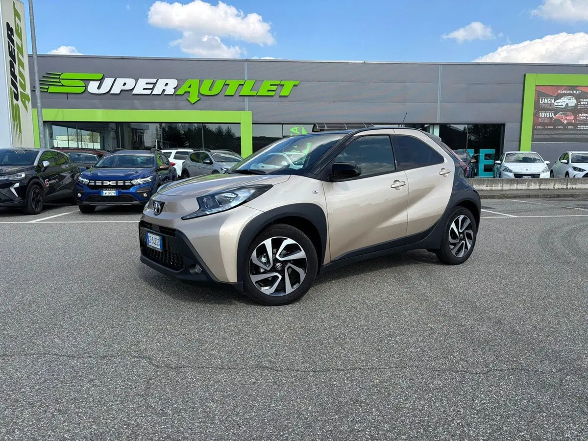 Toyota Aygo X usata a Pavia (10)