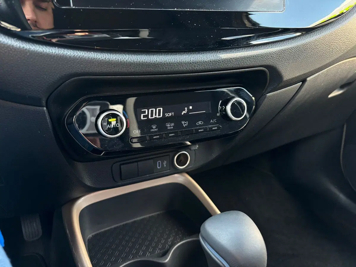 Toyota Aygo X usata a Pavia (13)