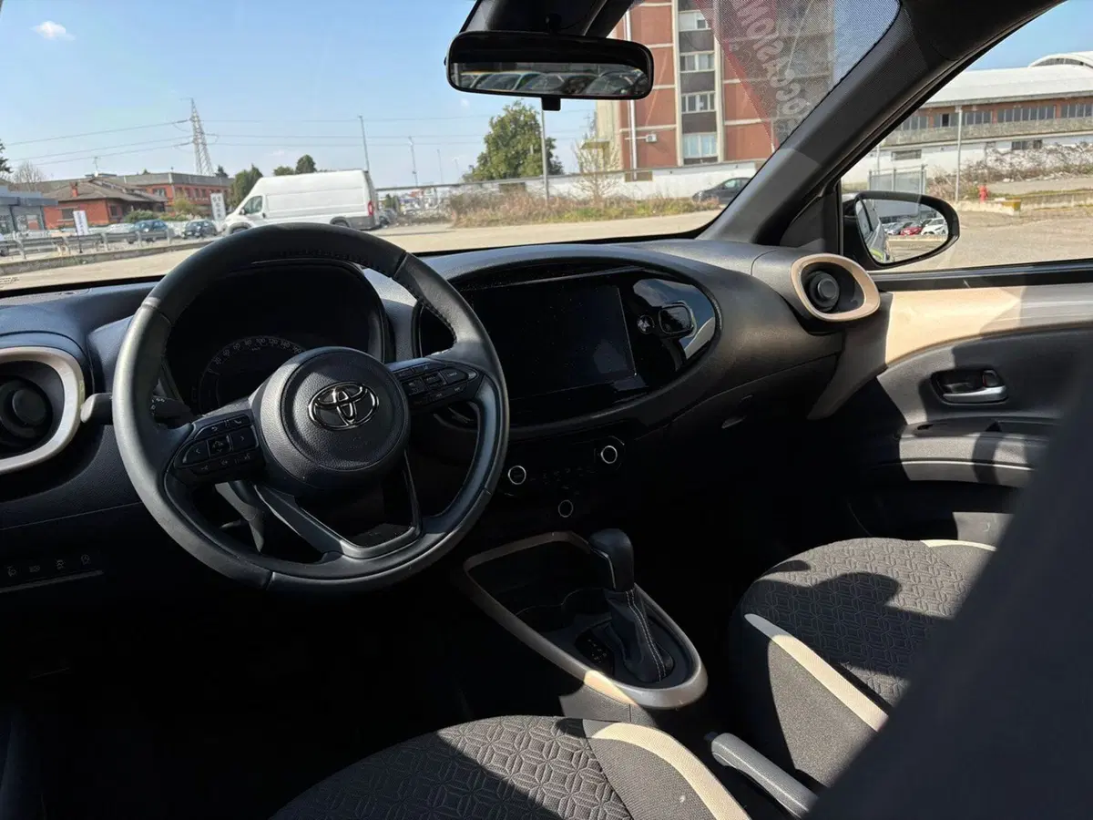Toyota Aygo X usata a Pavia (3)