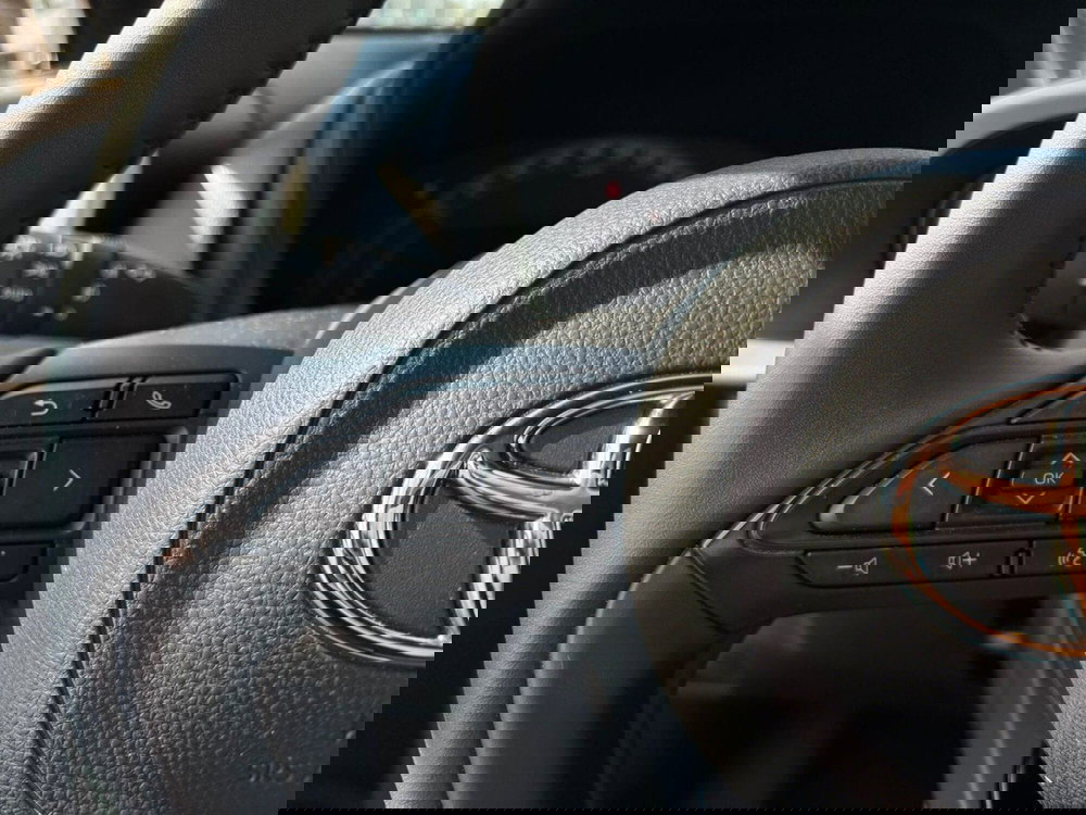 Toyota Aygo X usata a Pavia (7)