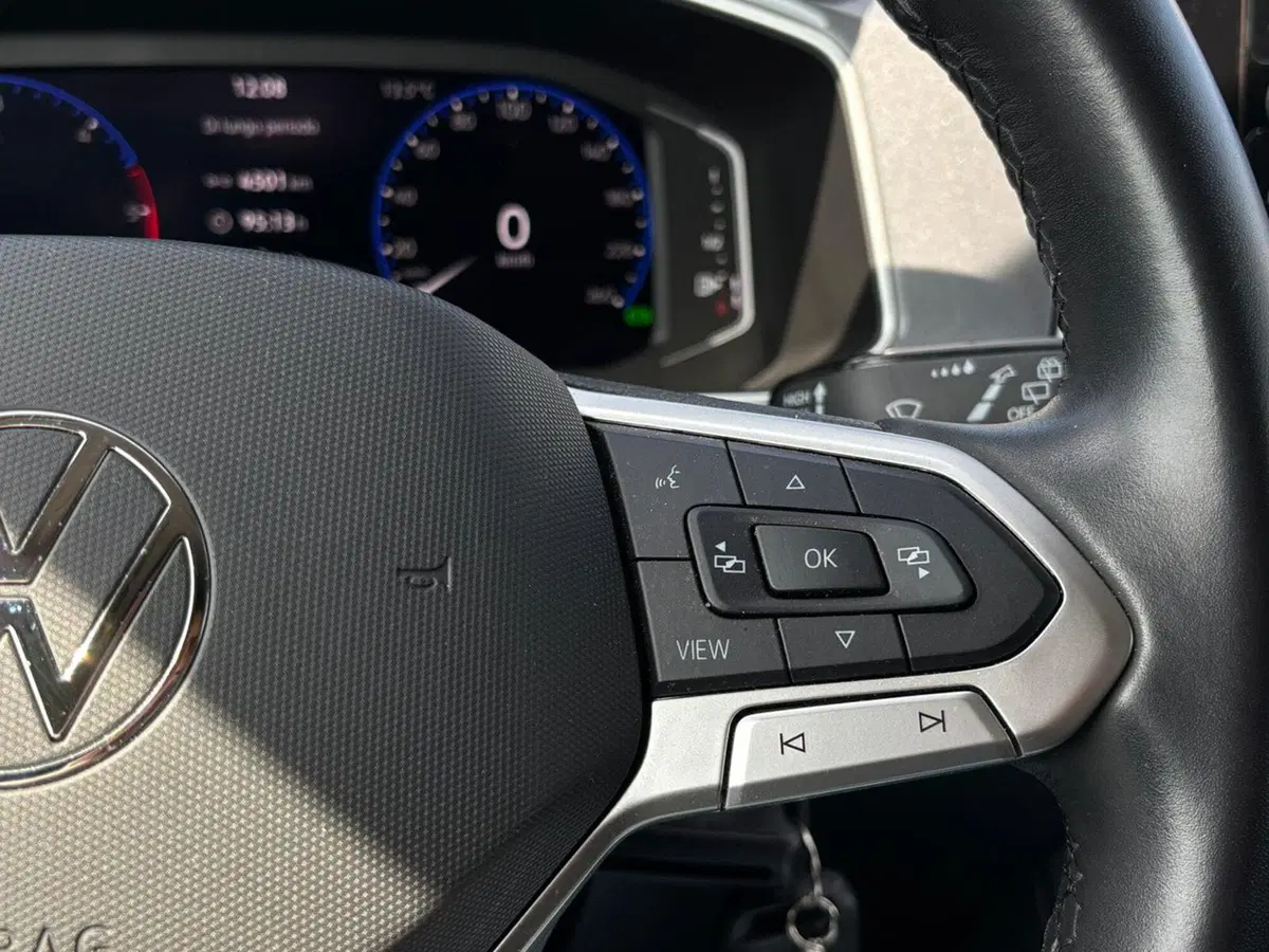 Volkswagen T-Roc usata a Vercelli (7)