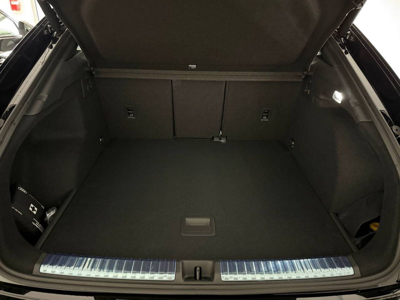 Audi Q3 Sportback nuova a Avellino (9)