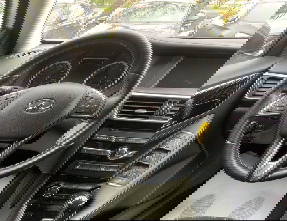 Infiniti Q30 usata a Perugia (12)