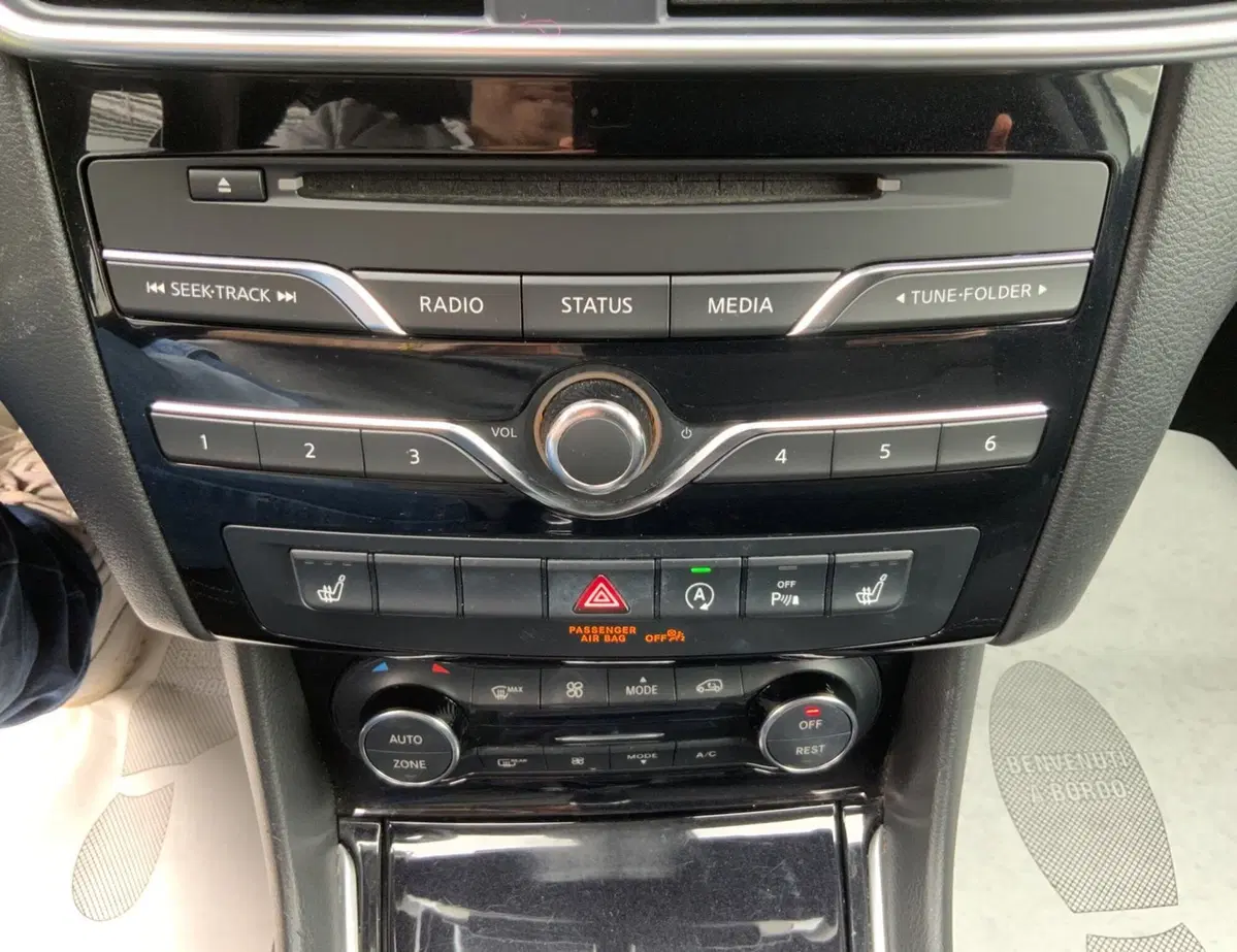 Infiniti Q30 usata a Perugia (8)