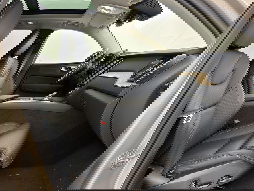 Volvo XC60 nuova a Bergamo (3)