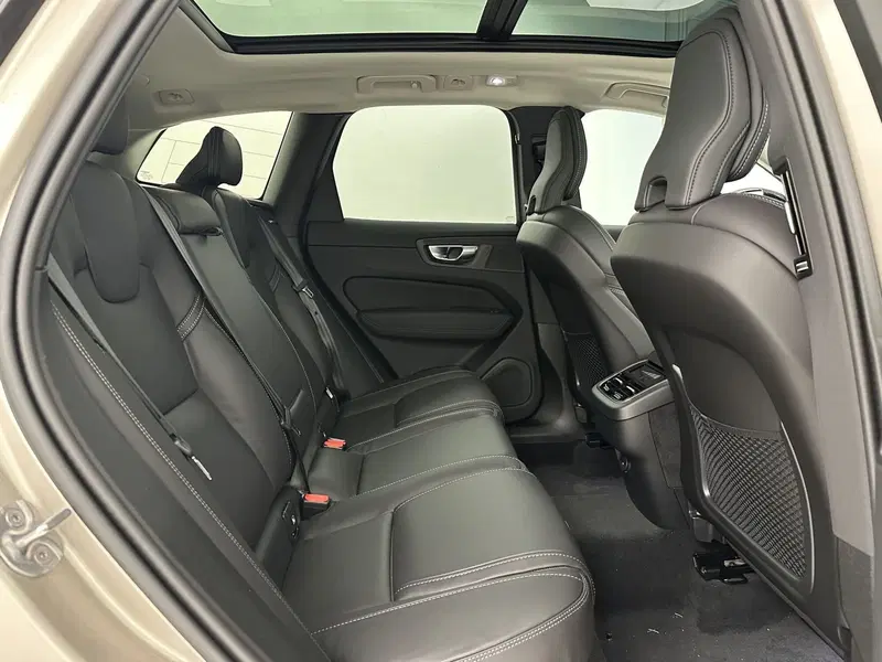 Volvo XC60 nuova a Bergamo (5)
