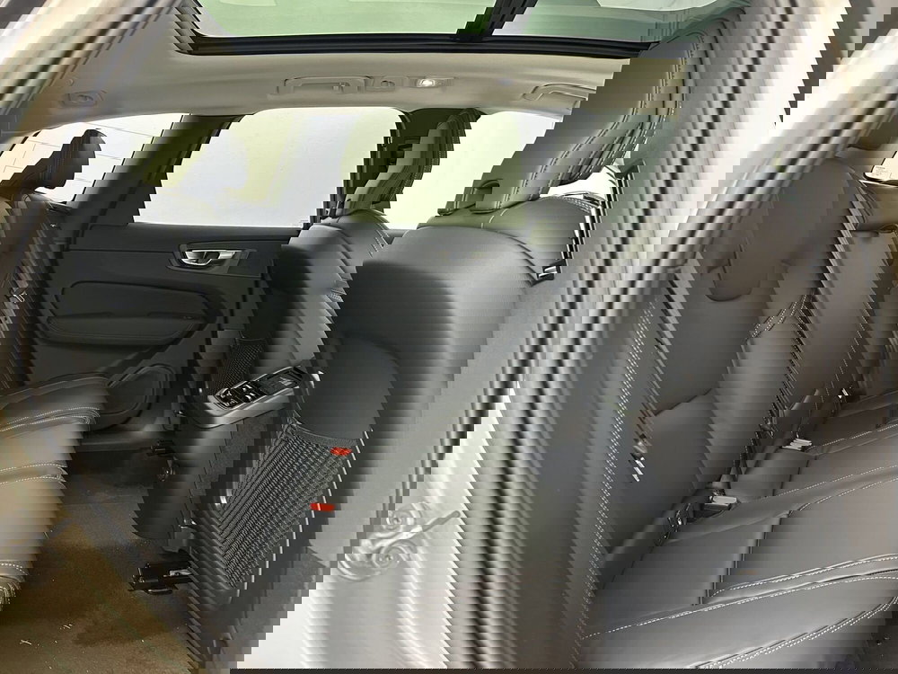 Volvo XC60 nuova a Bergamo (5)