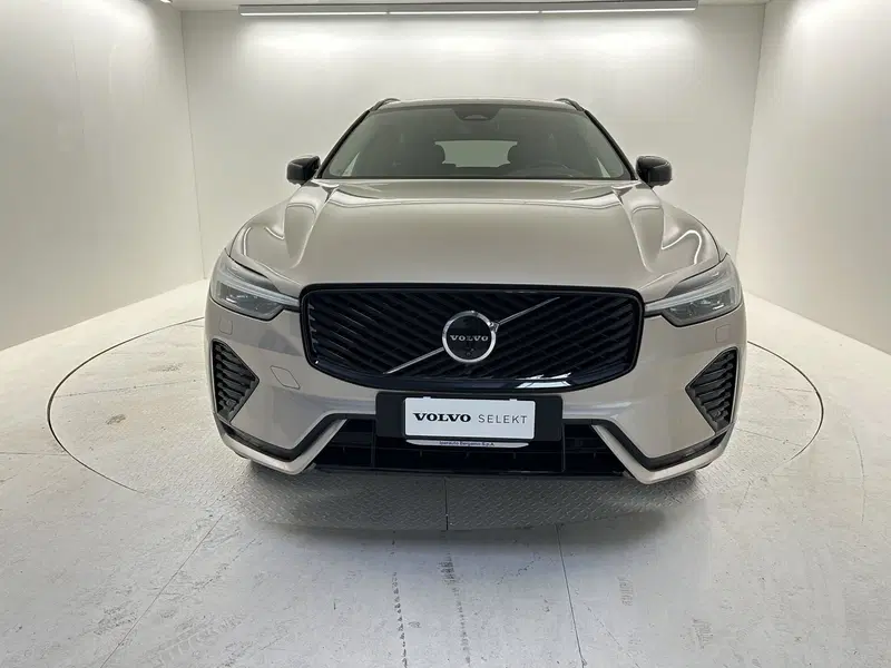 Volvo XC60 nuova a Bergamo (8)