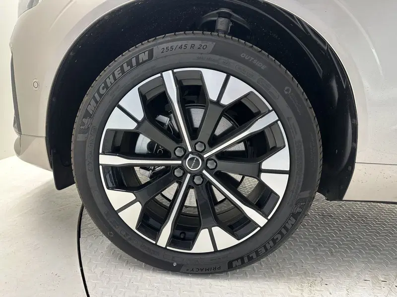 Volvo XC60 nuova a Bergamo (9)