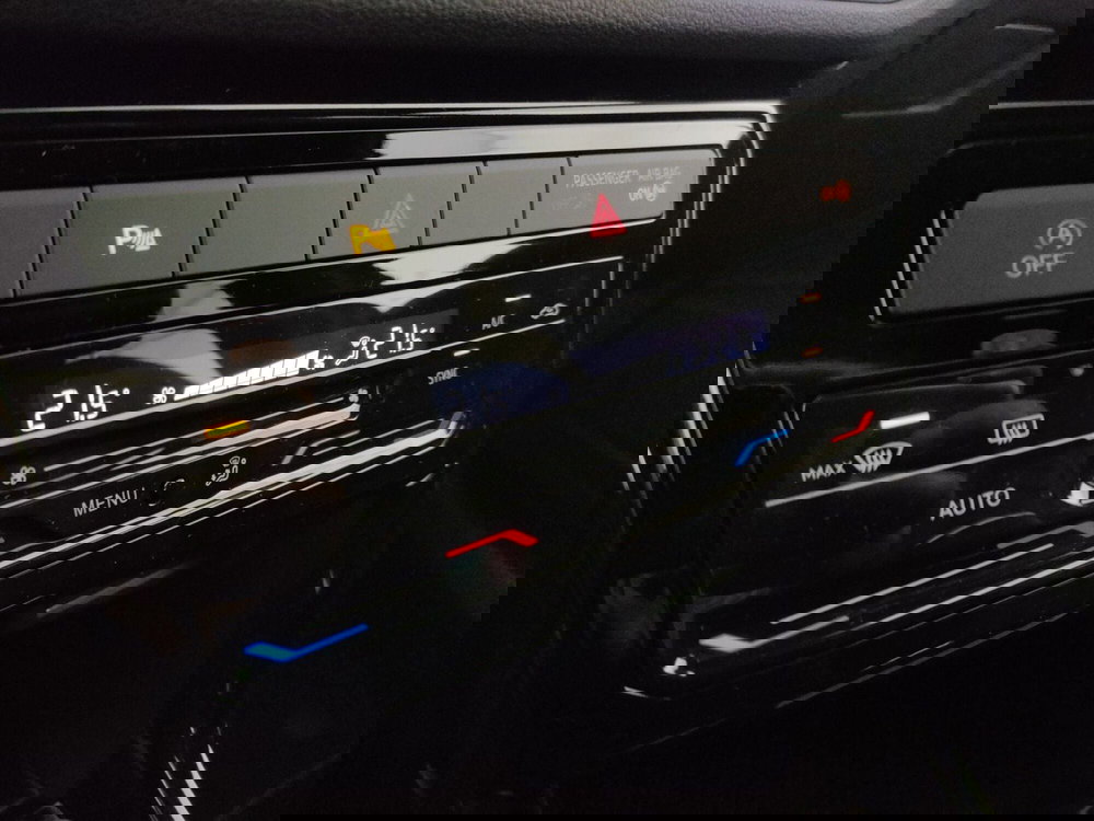 Volkswagen T-Cross nuova a Napoli (8)