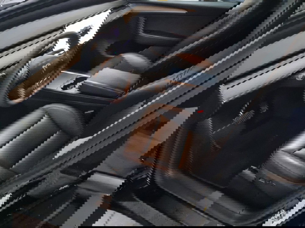 Tesla Model Y usata a Caserta (17)