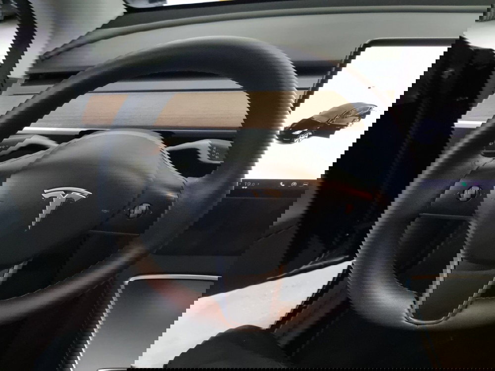 Tesla Model Y usata a Caserta (20)