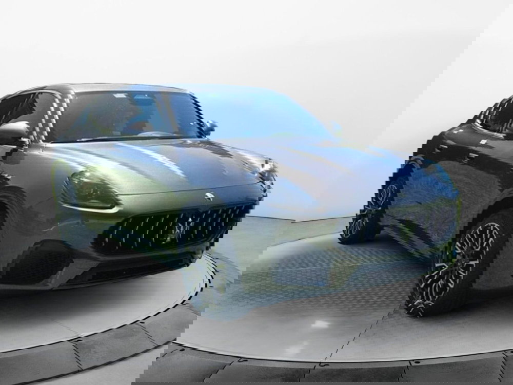 Maserati Grecale nuova a Salerno (2)