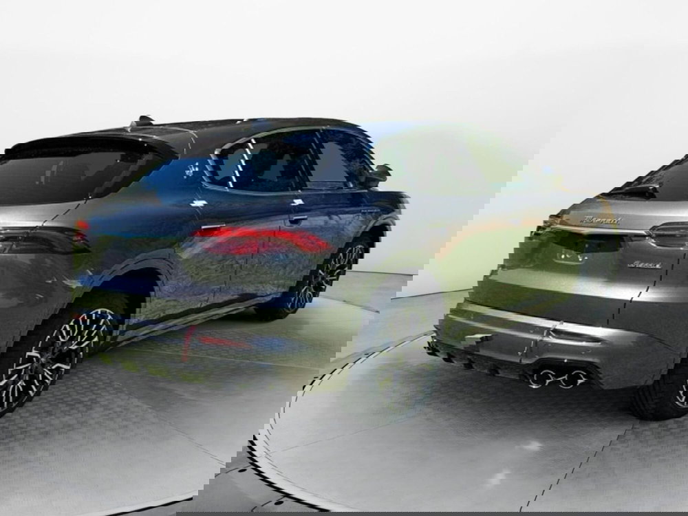 Maserati Grecale nuova a Salerno (3)