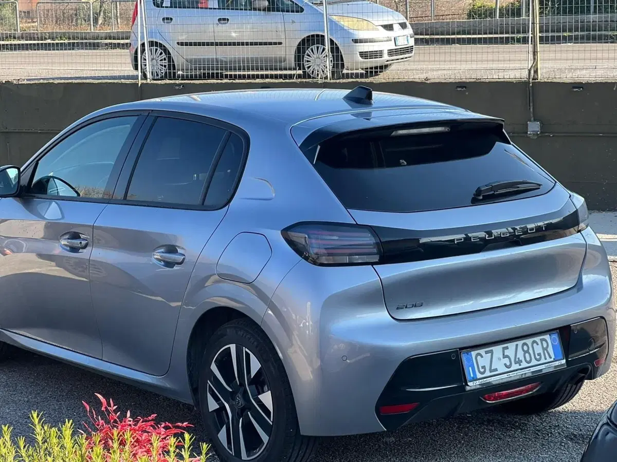 Peugeot 208 usata a Salerno (3)