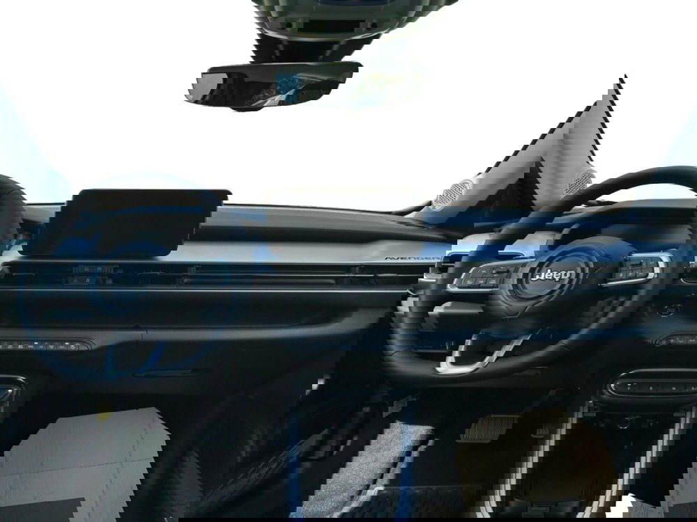 Jeep Avenger nuova a Salerno (5)