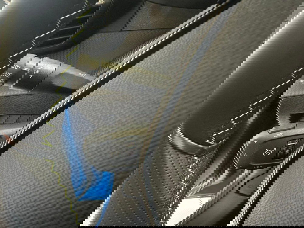 Peugeot 208 nuova a Salerno (19)