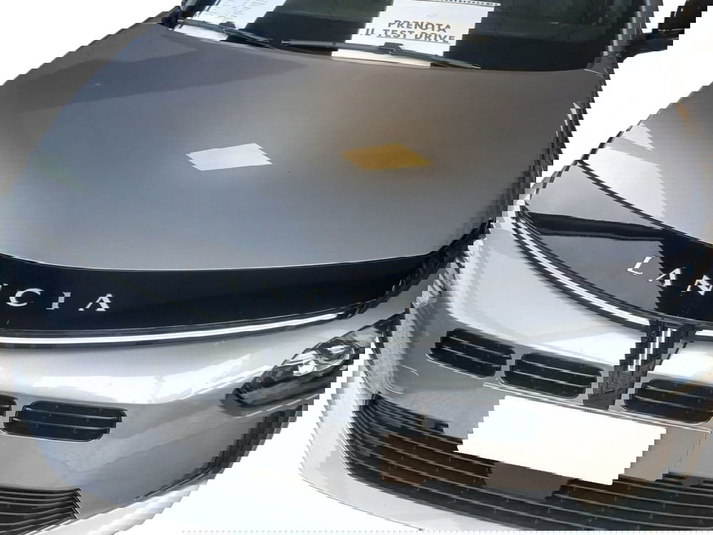 Lancia Ypsilon usata a Salerno