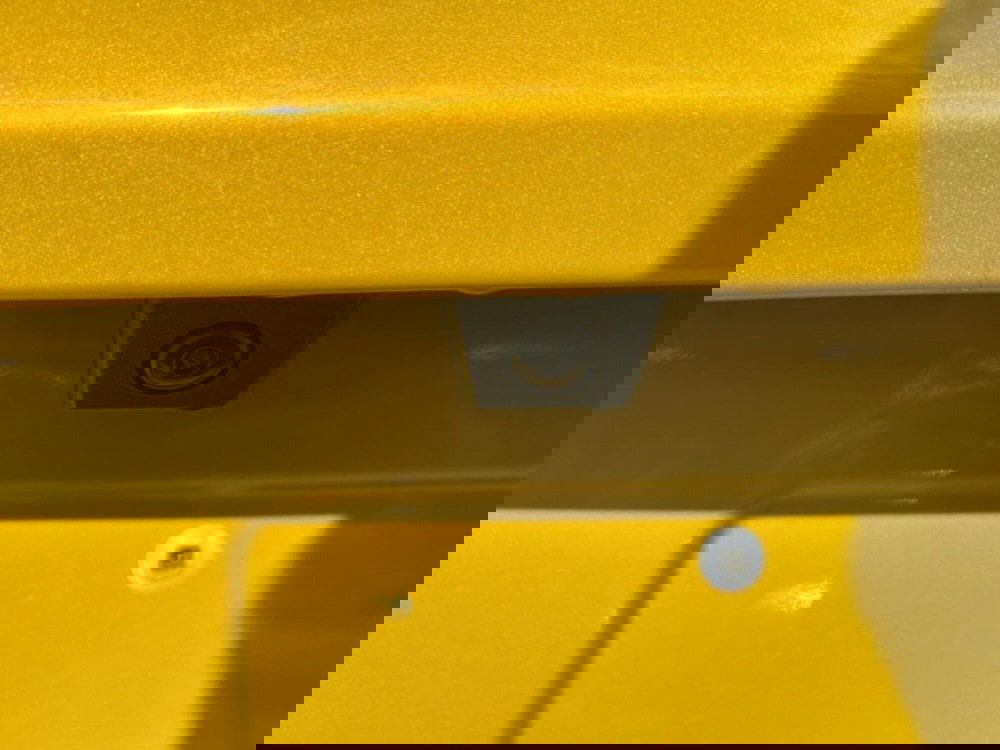 Jeep Avenger nuova a Salerno (13)