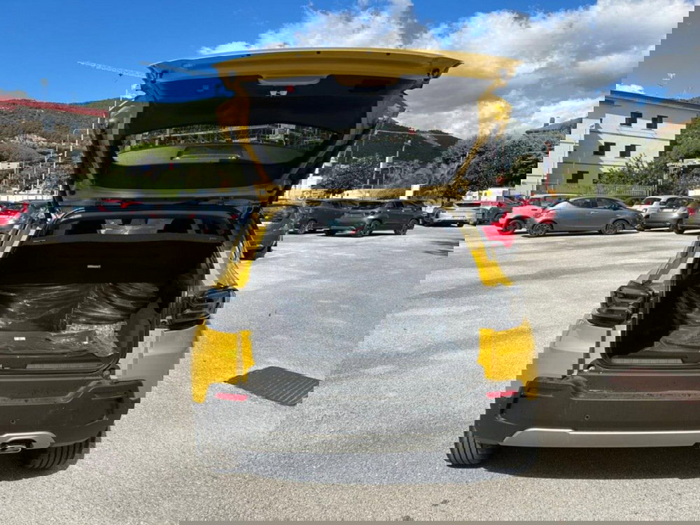 Jeep Avenger nuova a Salerno (14)