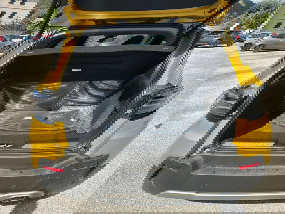 Jeep Avenger nuova a Salerno (15)