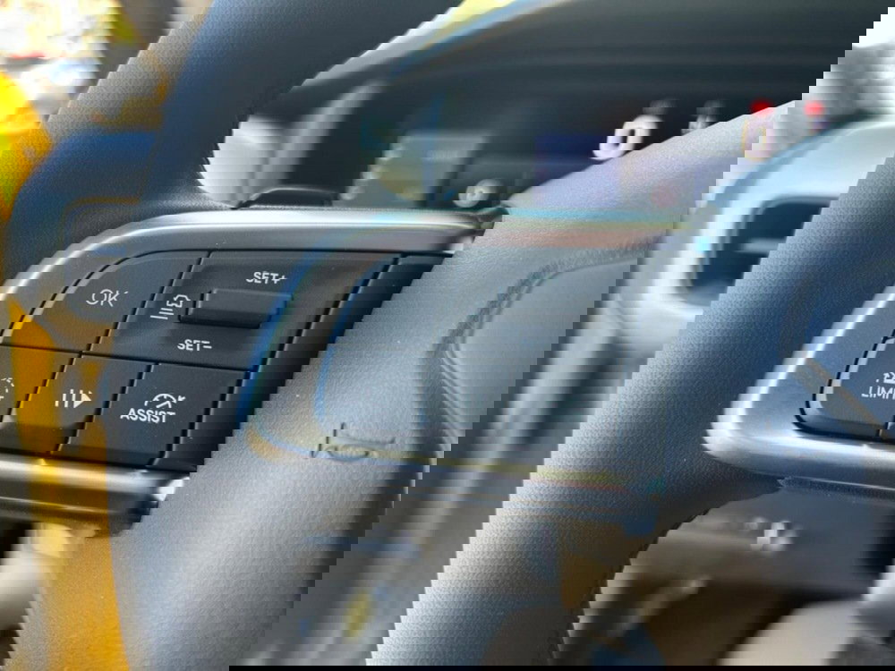 Jeep Avenger nuova a Salerno (18)