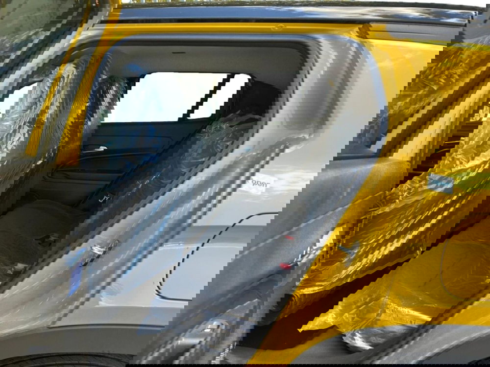 Jeep Avenger nuova a Salerno (7)