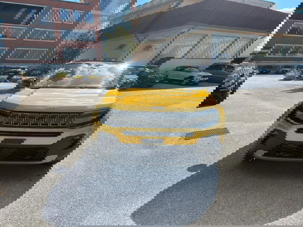 Jeep Avenger nuova a Salerno (9)