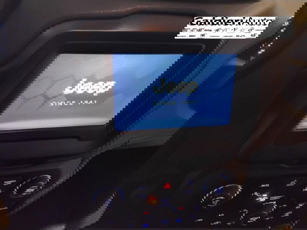 Jeep Renegade usata a Salerno (16)