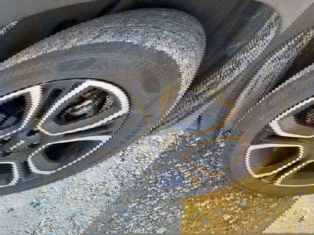 Jeep Avenger usata a Salerno (13)